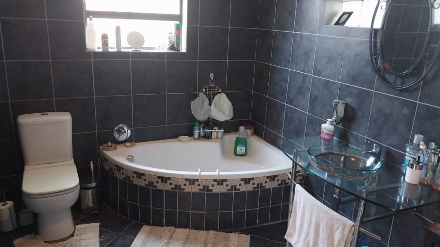 4 Bedroom Property for Sale in Bonnie Doone Eastern Cape